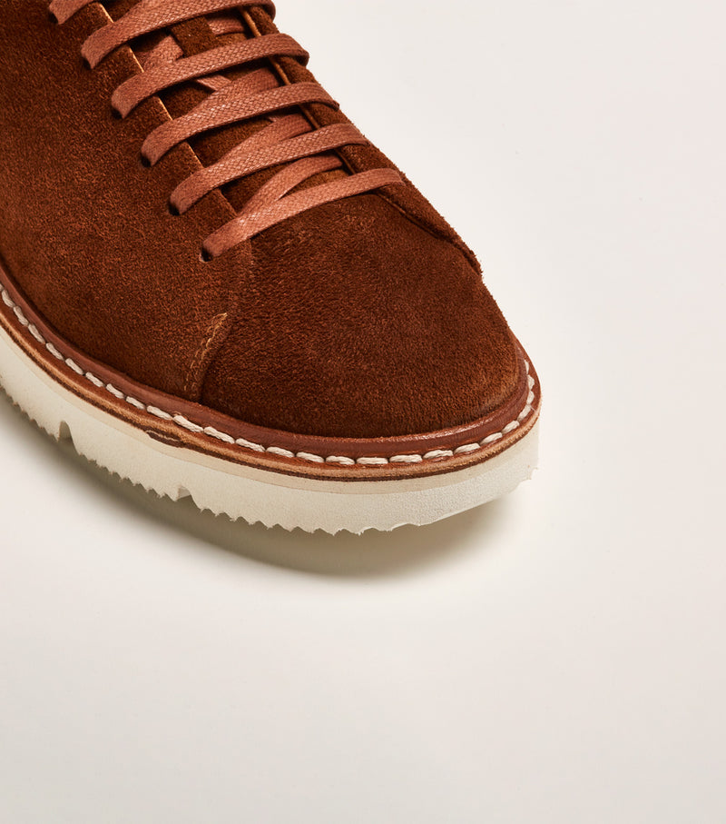 Sneaker bassa T100 in suede sigaro - PreOrder